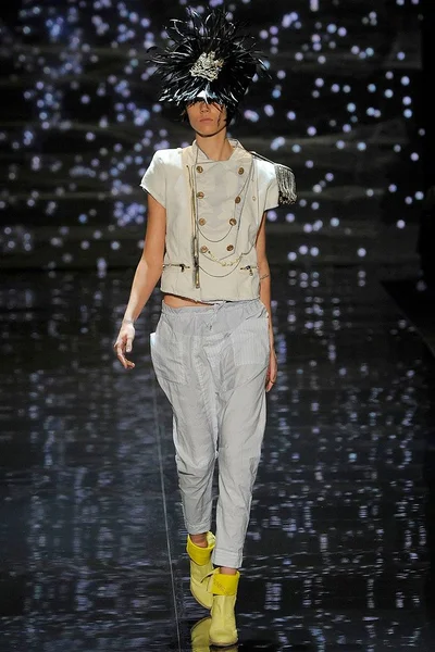Look 1